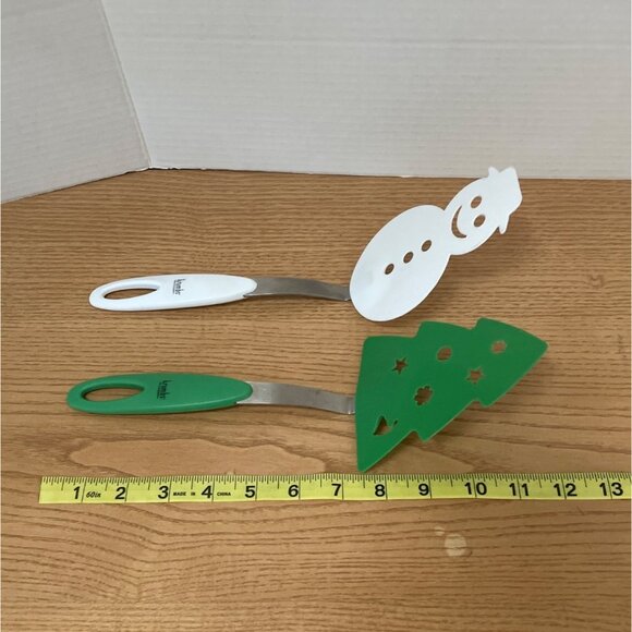 Snowman and Christmas Tree Spatula Turner Flipper Set By Krumbs Kitchen Holiday - Picture 6 of 6